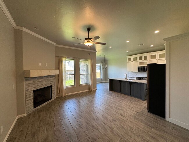 Foto del edificio - Luxury Meets Comfort! Beautiful Home for R...