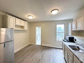 Building Photo - 144 Van Horne St
