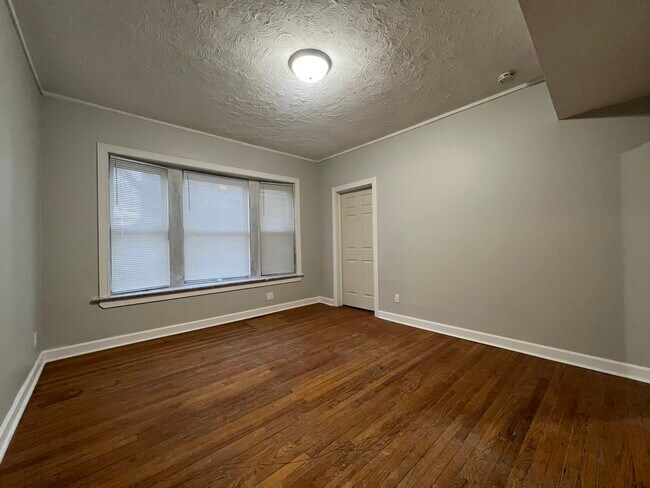 Foto del edificio - 2707 E 78th St