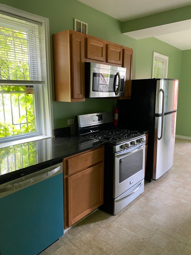 Kitchen - 6511 S Rhodes Ave