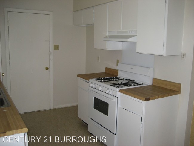 Building Photo - 3 br, 1.5 bath House - 4563 Guadalajara