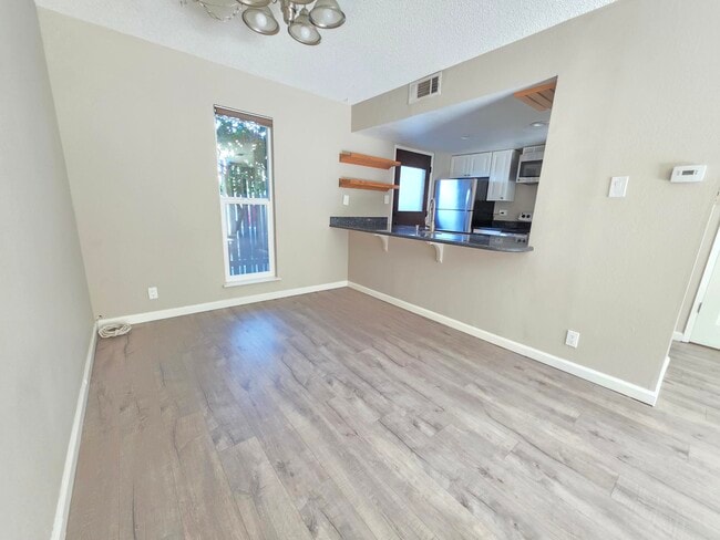 Photo - 5472 Roundtree Pl Townhome