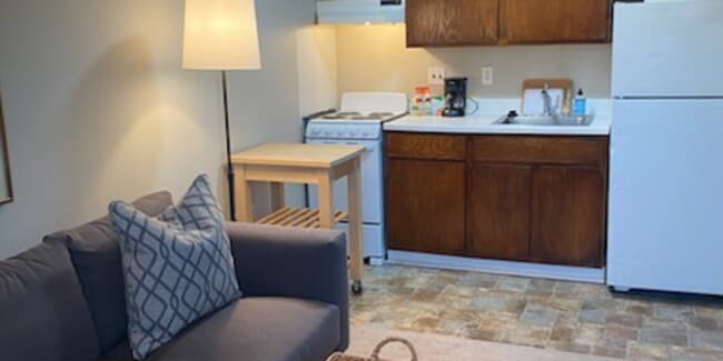 Building Photo - Montessori Living