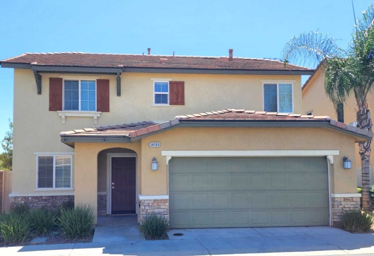 Primary Photo - Canyon Hills 2 Story, 4BD, 2.5BA Lake Elsi...