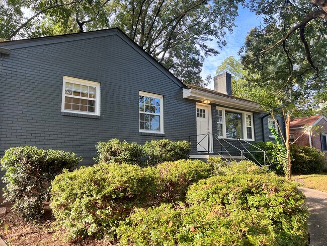 Foto del edificio - 1745 Donnalee Ave SE