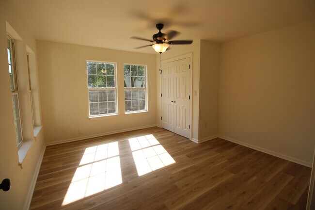 Foto del edificio - 111 W Wolfe St