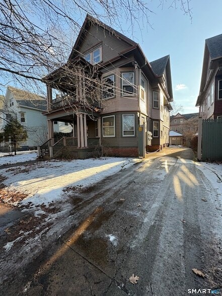 Building Photo - 792 Elm St