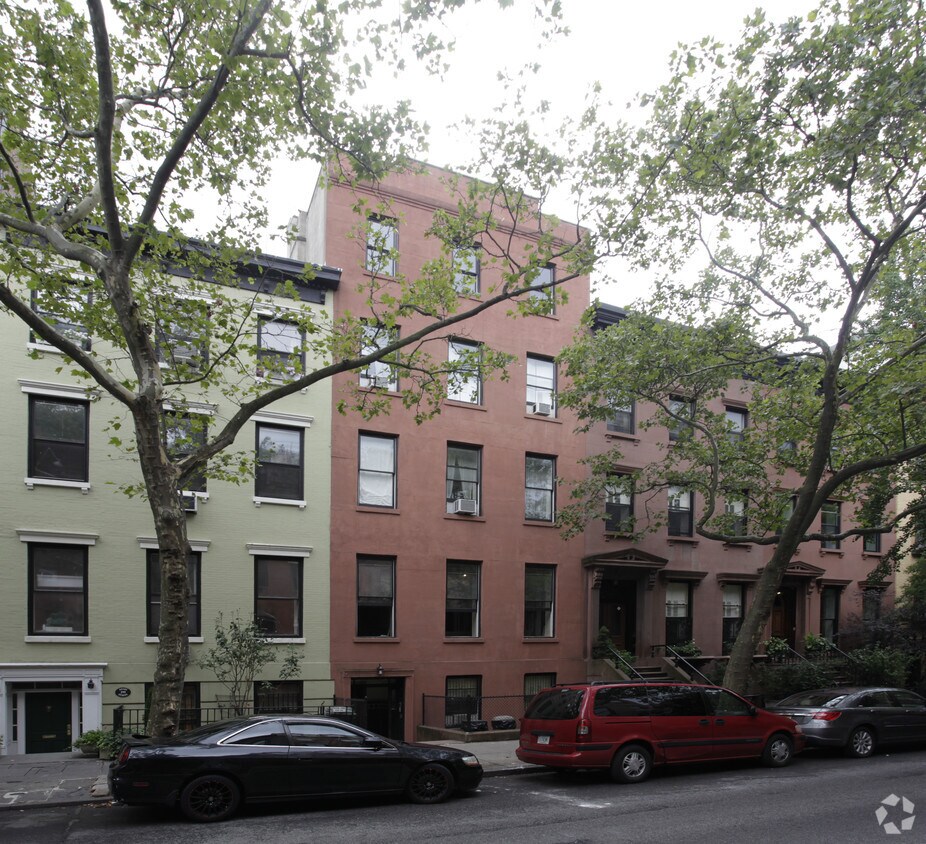 Primary Photo - 293 Henry St