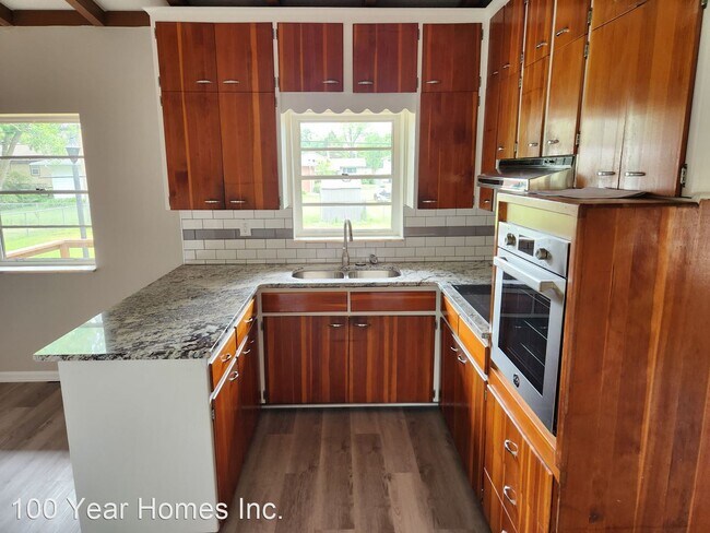 Building Photo - 4 br, 1.5 bath House - 8325 Izard Street