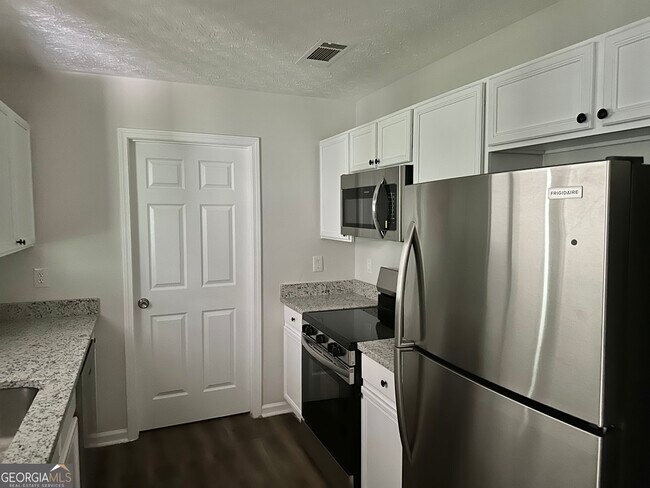Foto del edificio - 120 Carroll Creek Ln