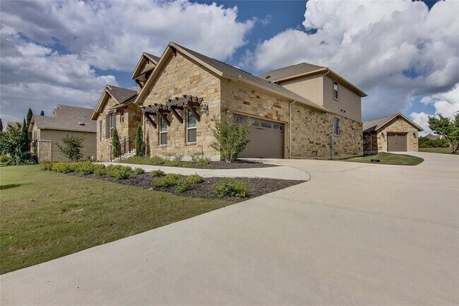 Building Photo - 712 Bluff Woods Dr
