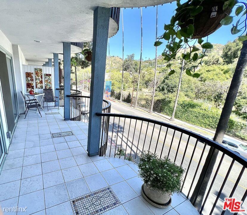 Primary Photo - 2 br, 2 bath House - 7560 Hollywood Blvd A...