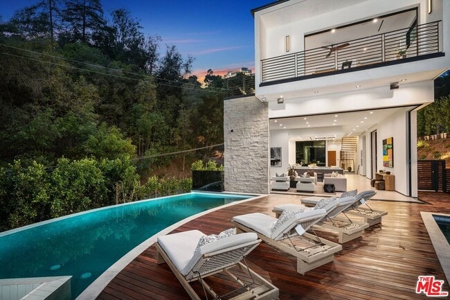 Foto del edificio - 1200 Angelo Dr