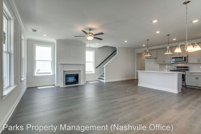 Foto del edificio - 4 br, 3.5 bath House - 3267 Vinemont Drive