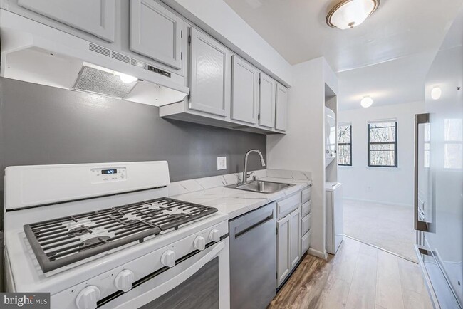 Foto del edificio - 11240 Chestnut Grove Square