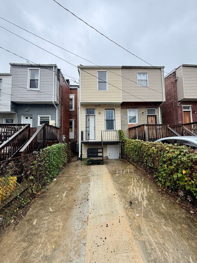 Building Photo - 309 E 23rd St