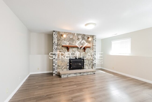 Building Photo - REDUCED! - Ready for your new home?! 4 bed...