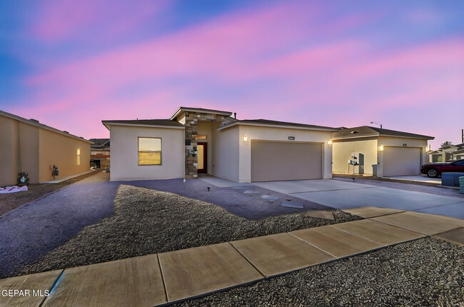 Foto del edificio - 11965 Mountains Pl