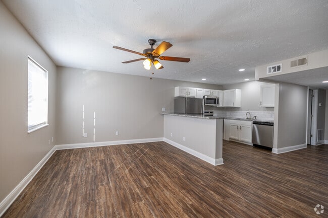 1BD, 1BA - 686SF - The Landing at Tates Creek