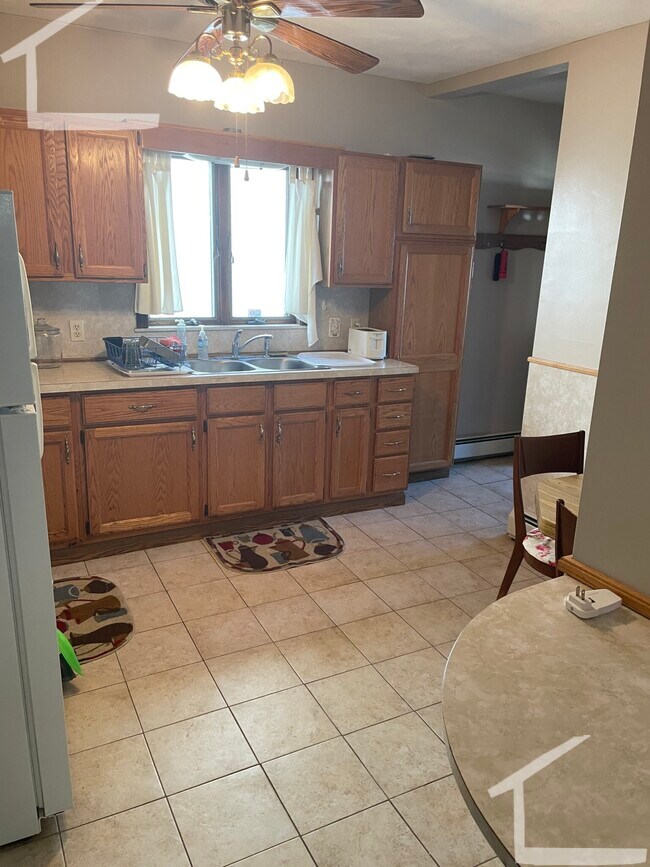 Foto del edificio - 120 College Ave