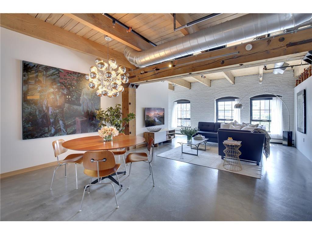 Primary Photo - 404 N Washington Ave