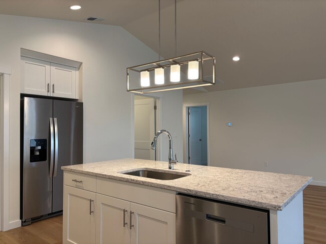 Foto del edificio - Brand New Three Bedroom Home in Dallas!