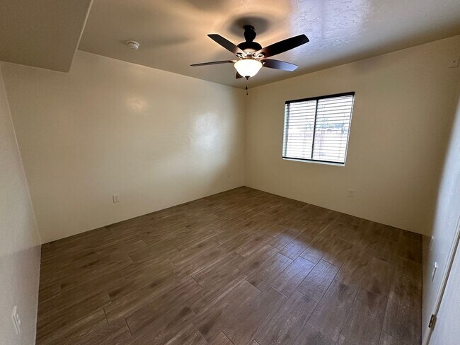 Foto del edificio - Wonderful Cozy 2 Bed/1 Bath Home - NEW TILE Throughout!