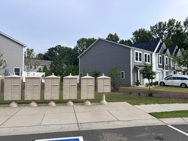 Photo - 261bmw House