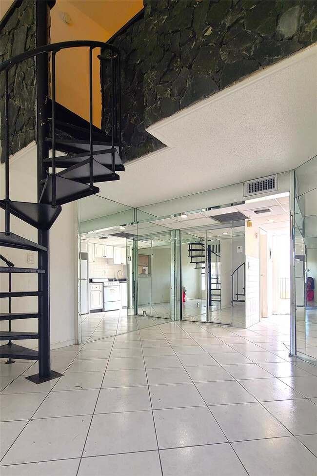 Building Photo - 4121 NW 26th St