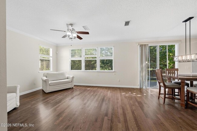 Building Photo - 736 Rembrandt Ave