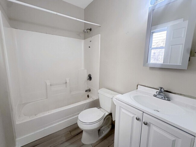 Foto del edificio - 309 Seward Ave NW