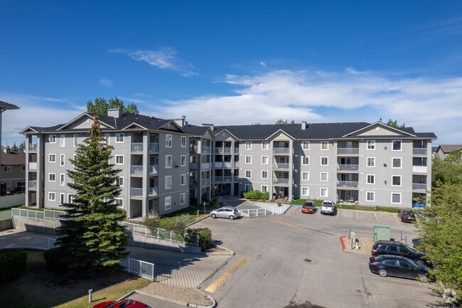 Building Photo - Cassils Manor