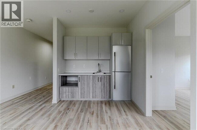 Photo du bâtiment - 152 N Park St