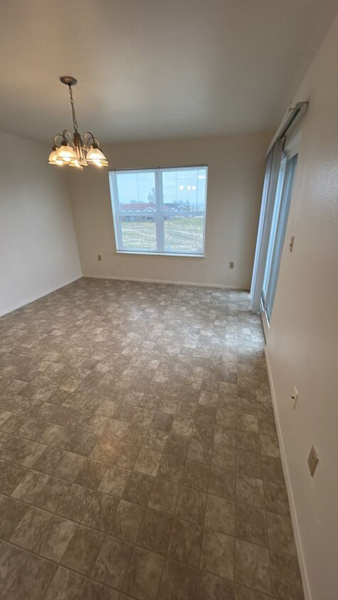 Building Photo - 1132 Dakota Dr