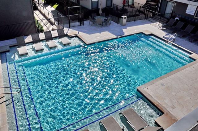 Foto del edificio - 5909 Birchbrook Dr