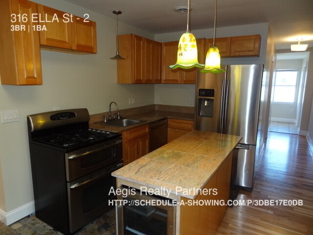 Primary Photo - 316 Ella St