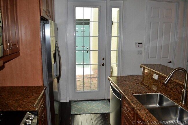 Foto del edificio - 8305 NW 7th Ct