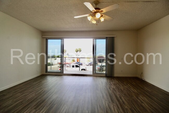 Building Photo - La Jolla, 5383 Chelsea St #104, Beautiful Ocean Views, Controlled Access Building and Parking!