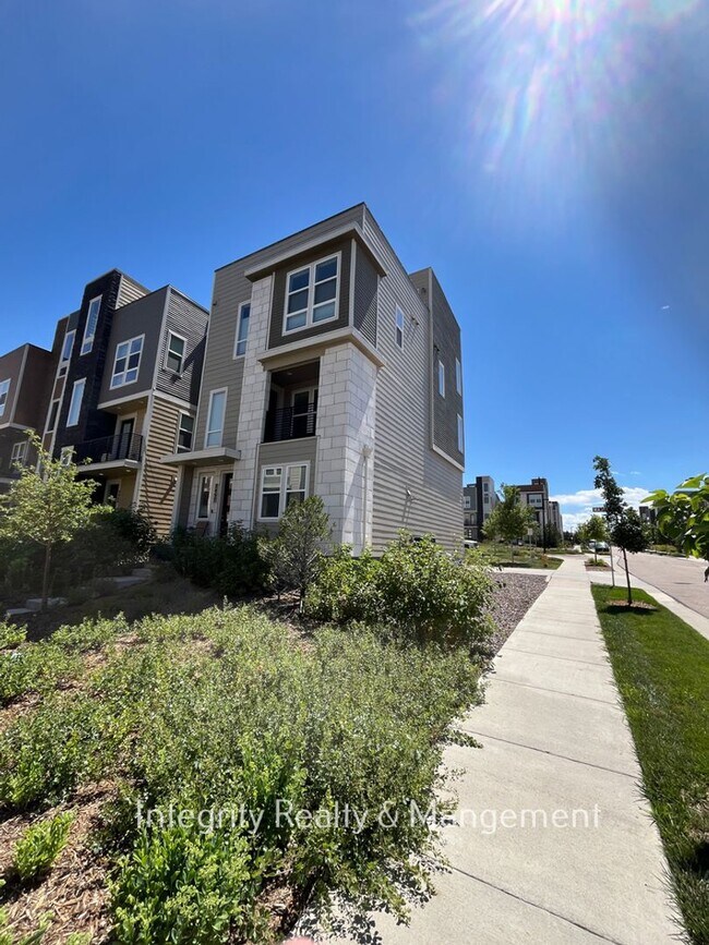 Building Photo - 2457 Majorca Dr