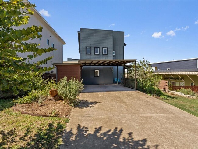 Building Photo - 5408 Sendero Hills Pkwy