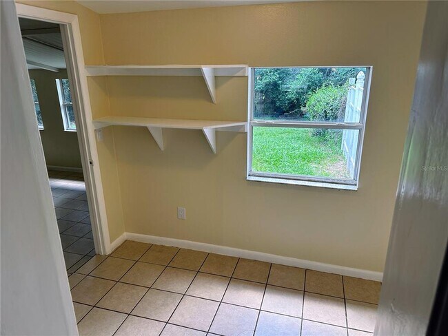 Building Photo - 39346 Rusbe Dr