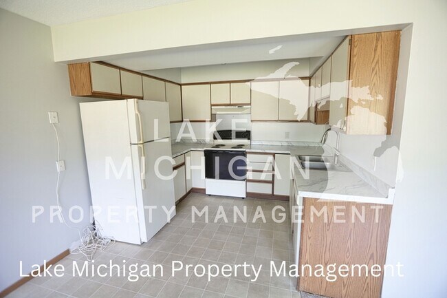 Foto del edificio - 15528 Clovernook Dr