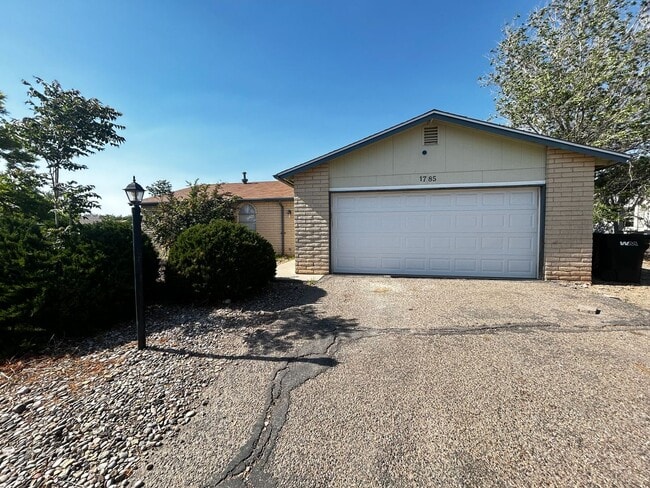 Building Photo - Move in Special Beautiful 3 Bedroom 2 Bath...