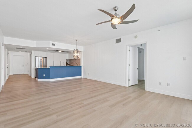 Foto del edificio - 2650 Lake Shore Dr