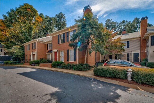 Foto del edificio - 64 Mt Vernon Cir
