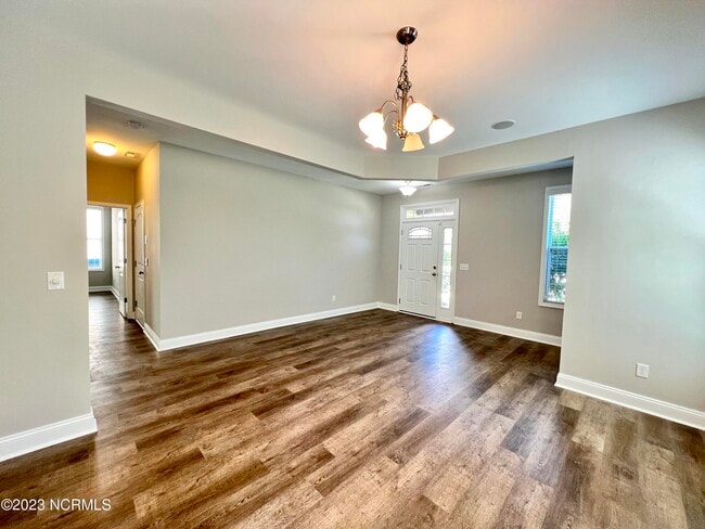 Building Photo - 5113 Larkspur Ct