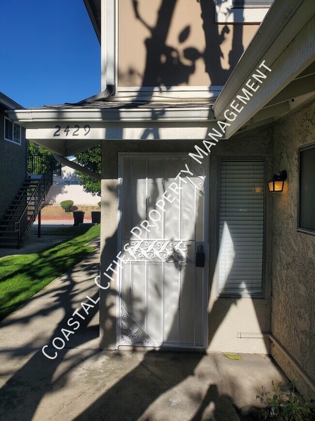 Foto del edificio - 2429 College Ln