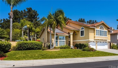 Building Photo - 5860 Vista Del Mar