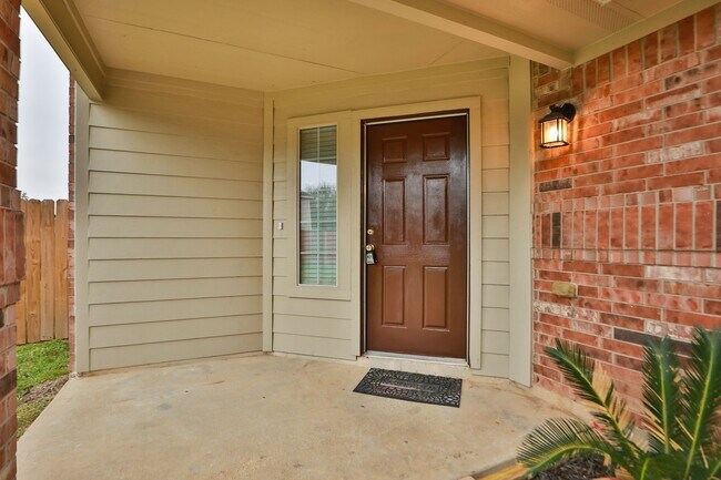 Foto del edificio - 12846 Colony Heath Ln