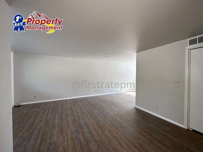 Foto del edificio - 1166 W Lee St